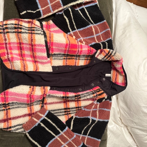 Nothing - Picture 2 of 4